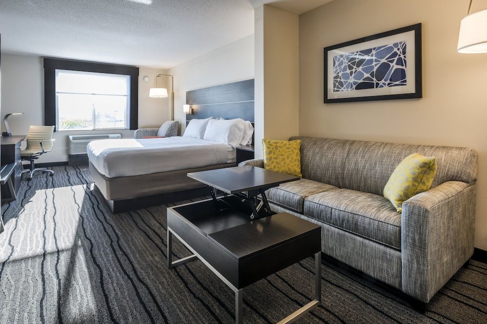 Standard Room, 1 King Bed (LEISURE)