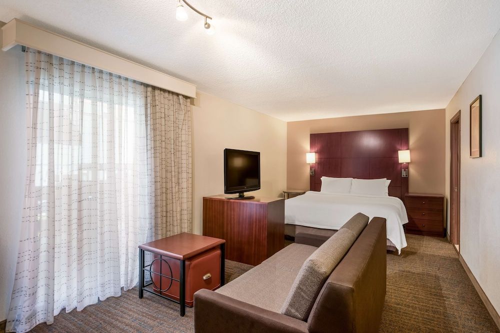 Suite, 1 King Bed, Accessible, Non Smoking (with Sofabed, Full Kitchen)