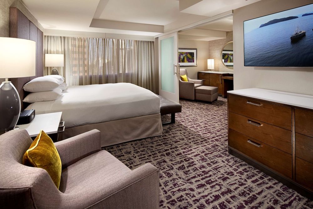 Suite, 1 King Bed, Non Smoking