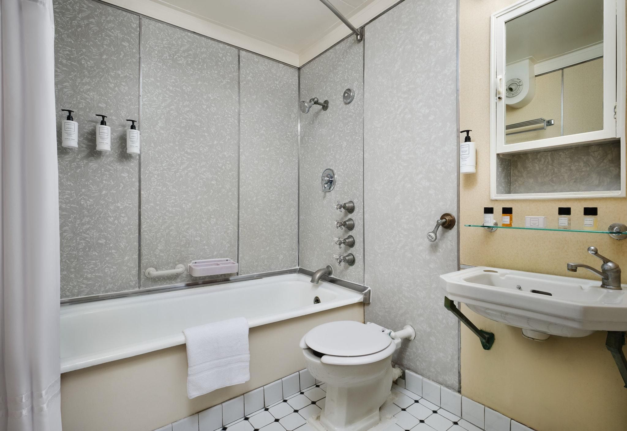 Harbor View Deluxe Twin