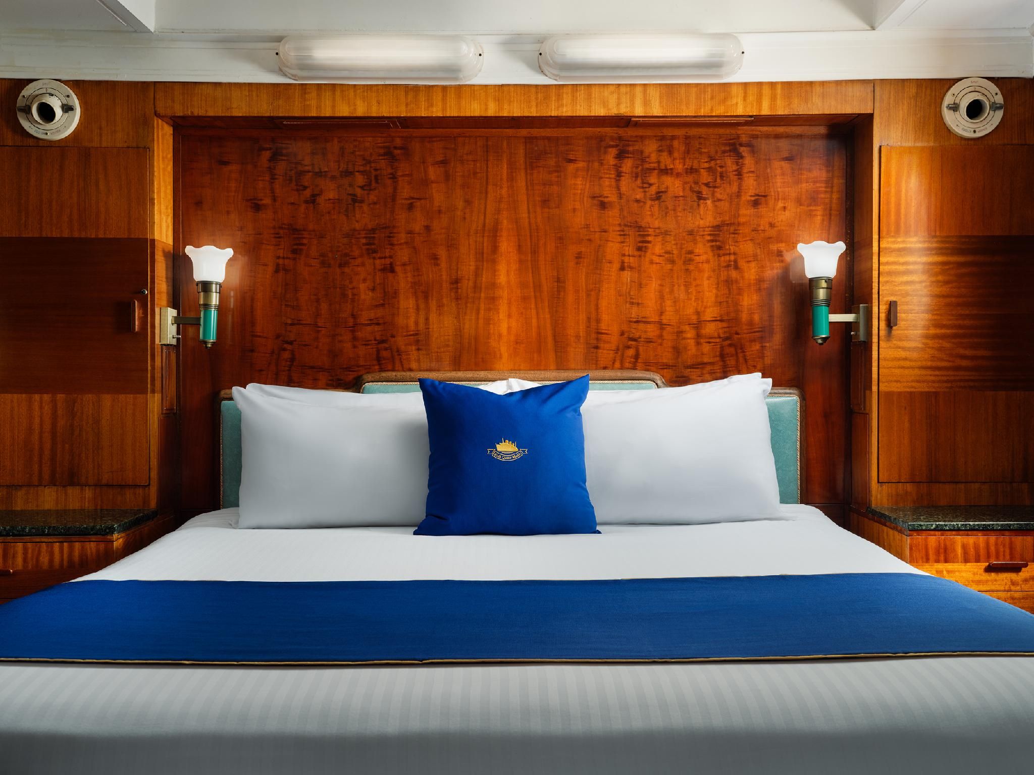Family Stateroom King and Twin bed