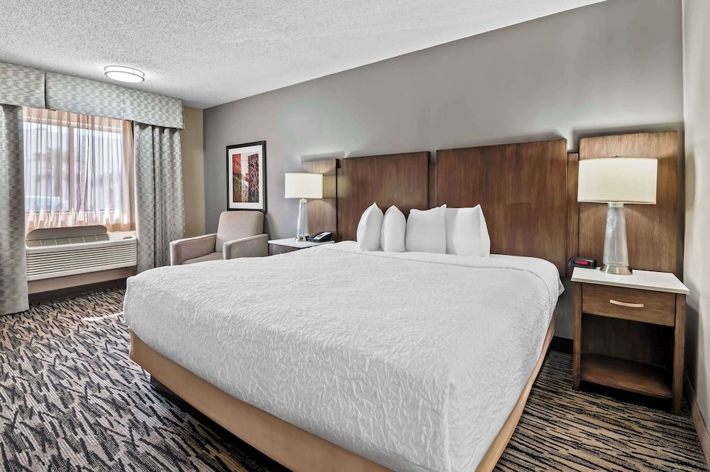 Best Western Los Alamitos Inn & Suites Business Room, 1 King Bed, Non Smoking, Refrigerator & Microwave