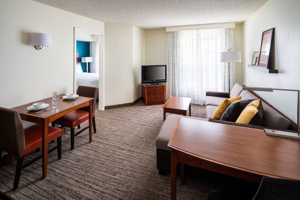 Suite, 1 Bedroom (Mobility/Hearing Accessible, Tub)