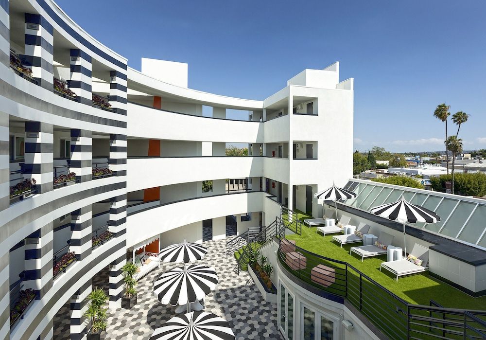 undefined Carlyle Inn 9