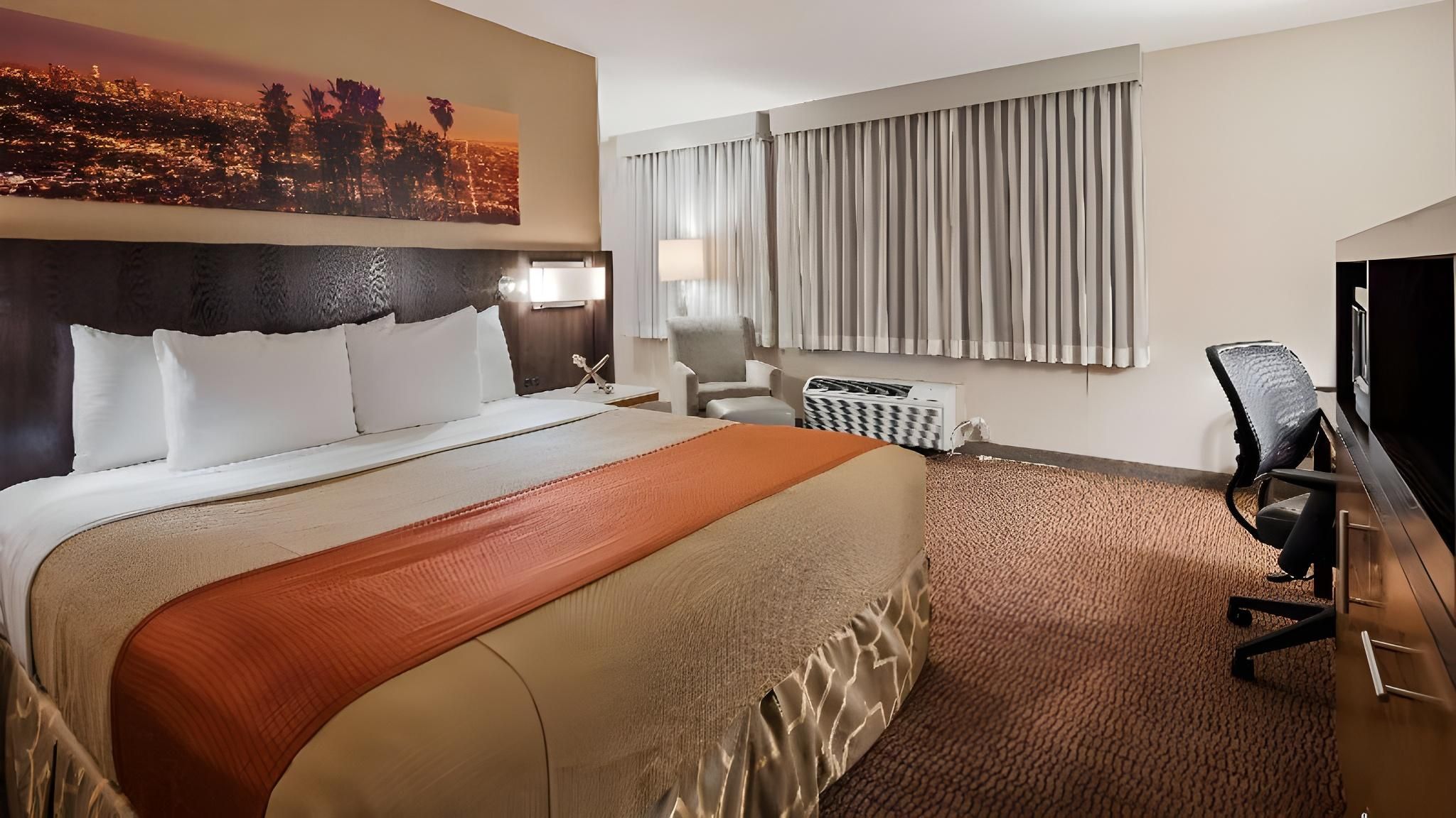 1 King Bed, Nonsmoking