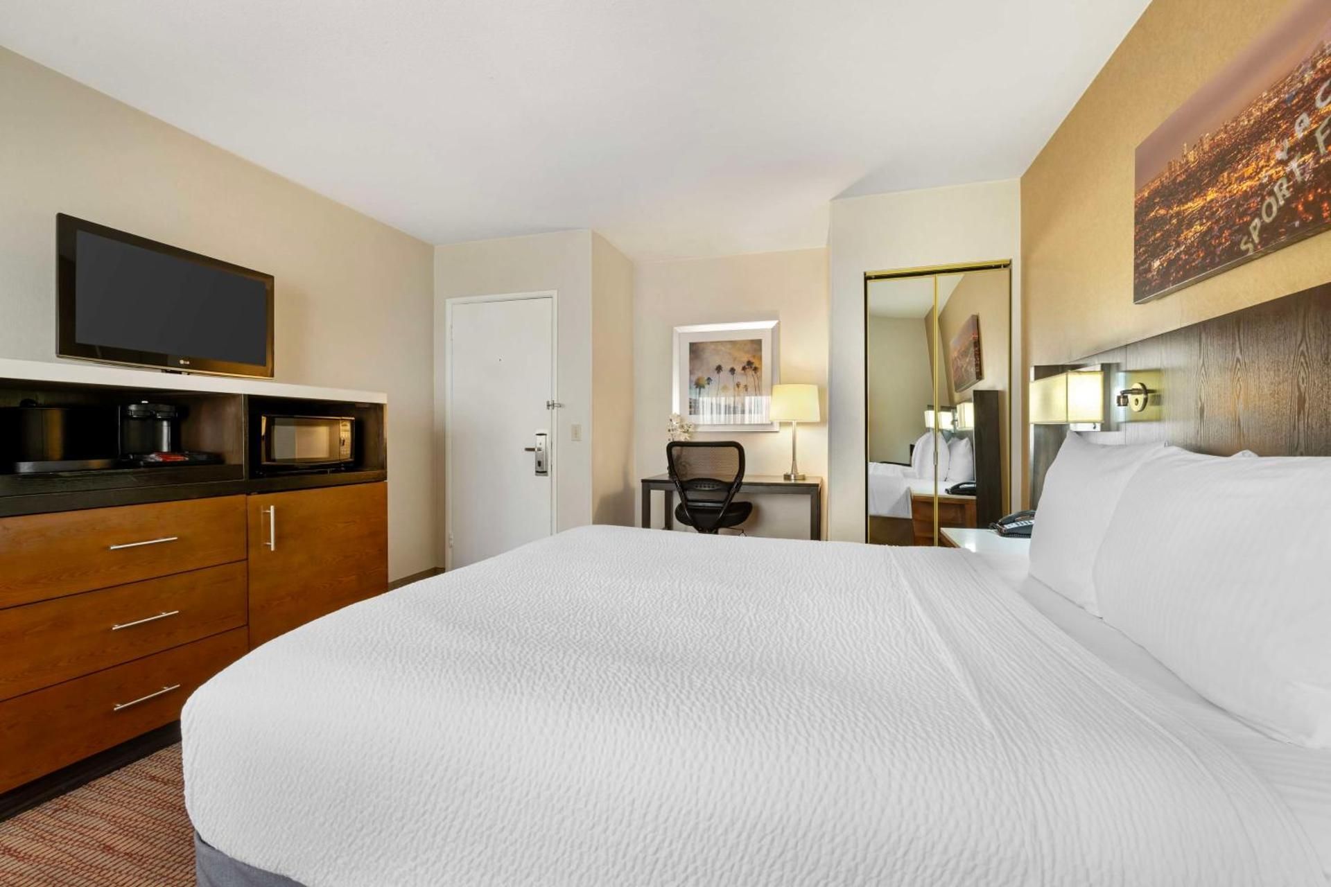 1 Queen Bed, Nonsmoking