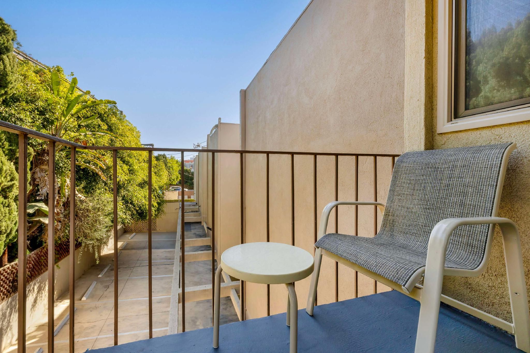 Suite - 1 Queen Bed, Nonsmoking, Jacuzzi, Sofabed