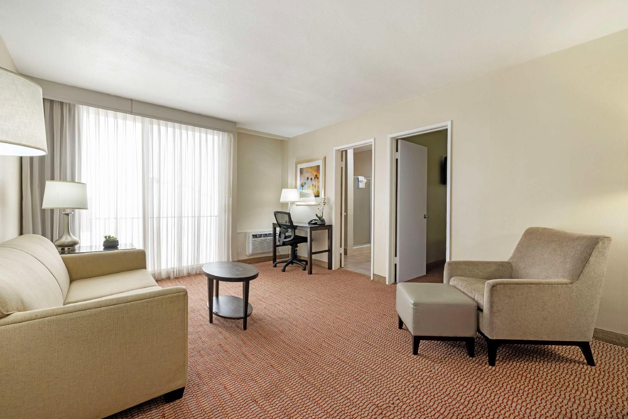 undefined Best Western Royal Palace Inn & Suites 9