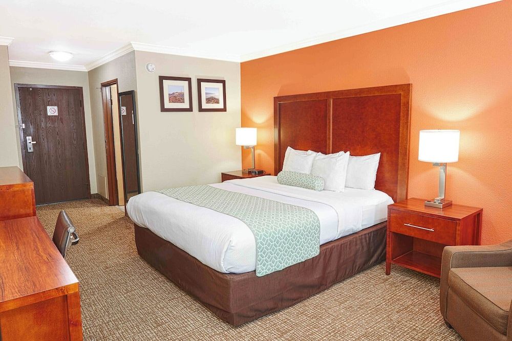 The Hills Inn Eagle Rock - Near Old Town Pasadena Room, 1 King Bed, Non Smoking 4