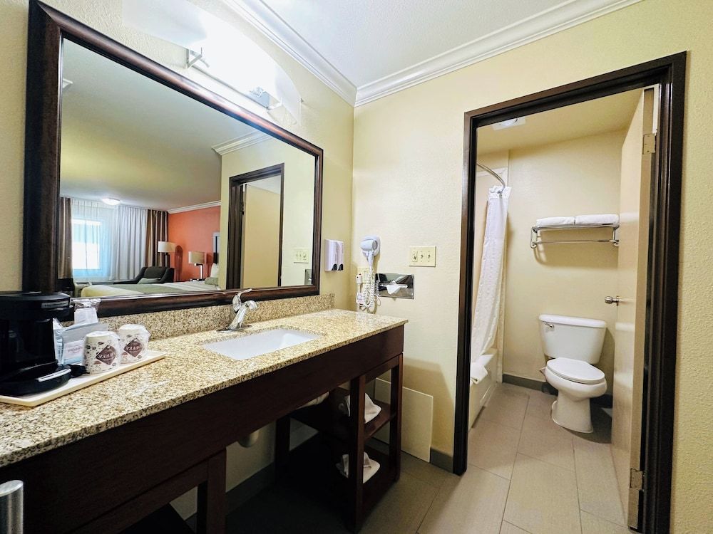 The Hills Inn Eagle Rock - Near Old Town Pasadena Room, 1 King Bed, Non Smoking 5