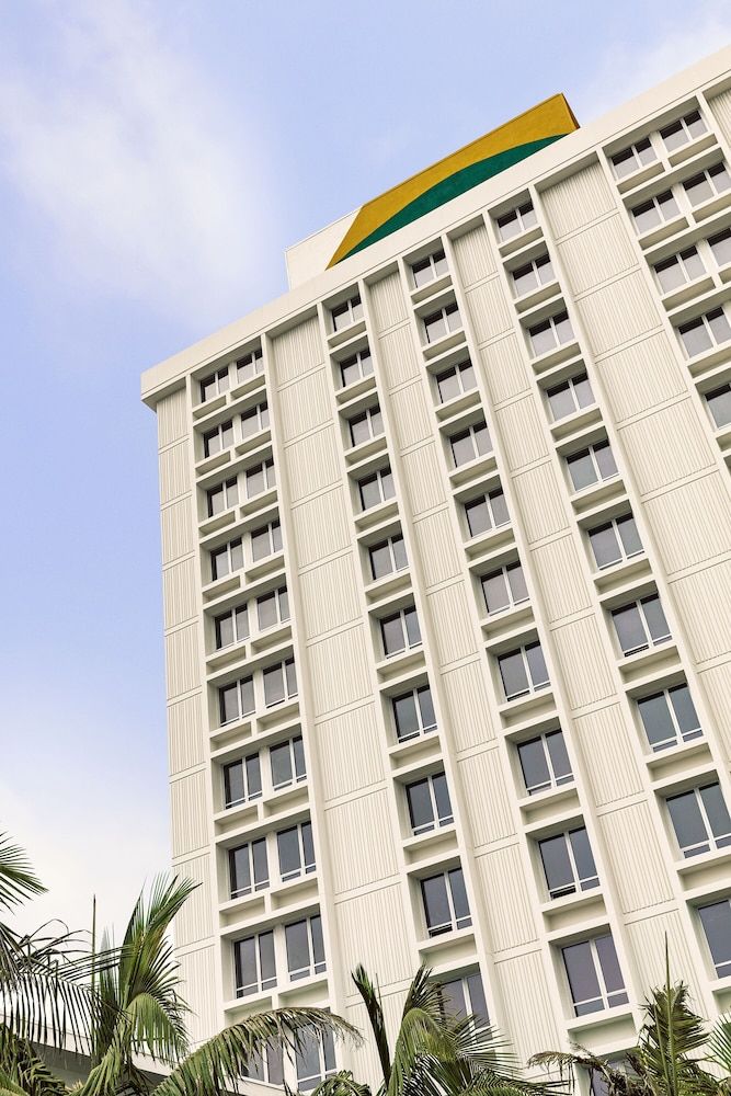 undefined Hotel June West L.A., a Member of Design Hotels 9