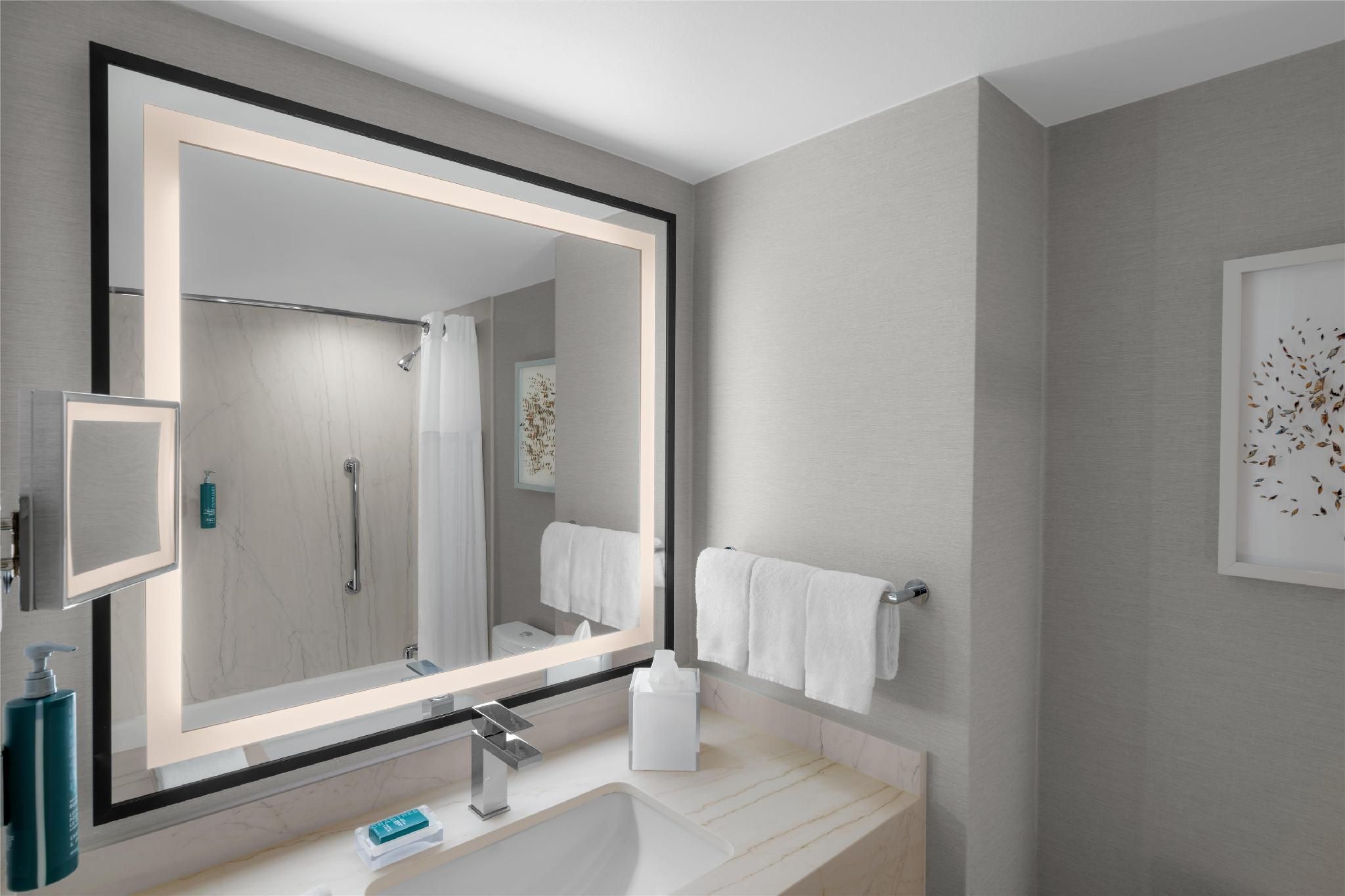 undefined Hilton Los Angeles Airport 10