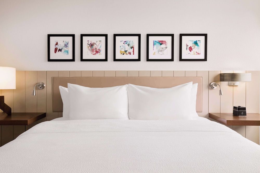 Room, 1 Bedroom (Mobility & Hearing, Roll-in Shower)