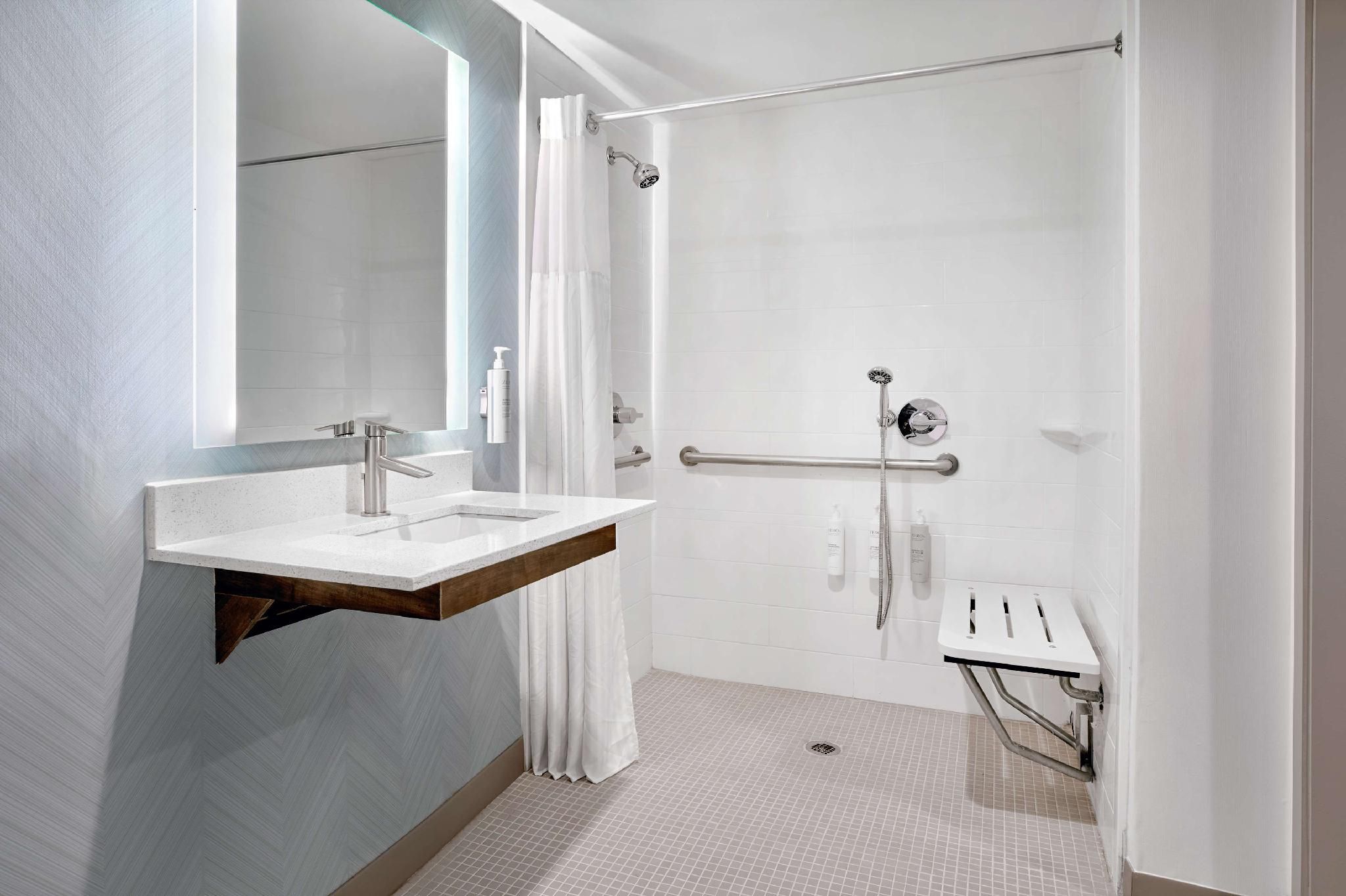 undefined Hilton Garden Inn LAX Los Angeles Airport 6