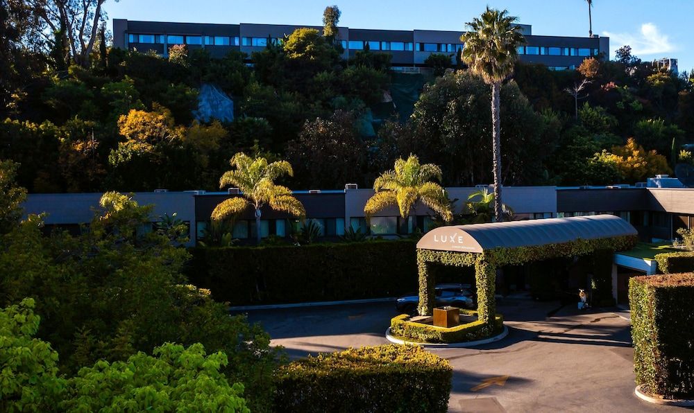 undefined Luxe Sunset Boulevard Hotel