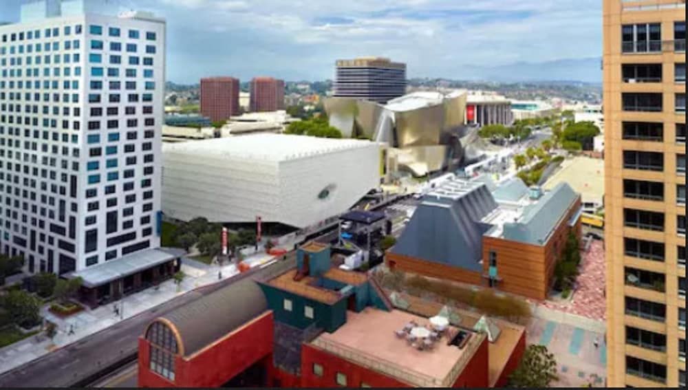 undefined Omni Los Angeles Hotel at California Plaza 9