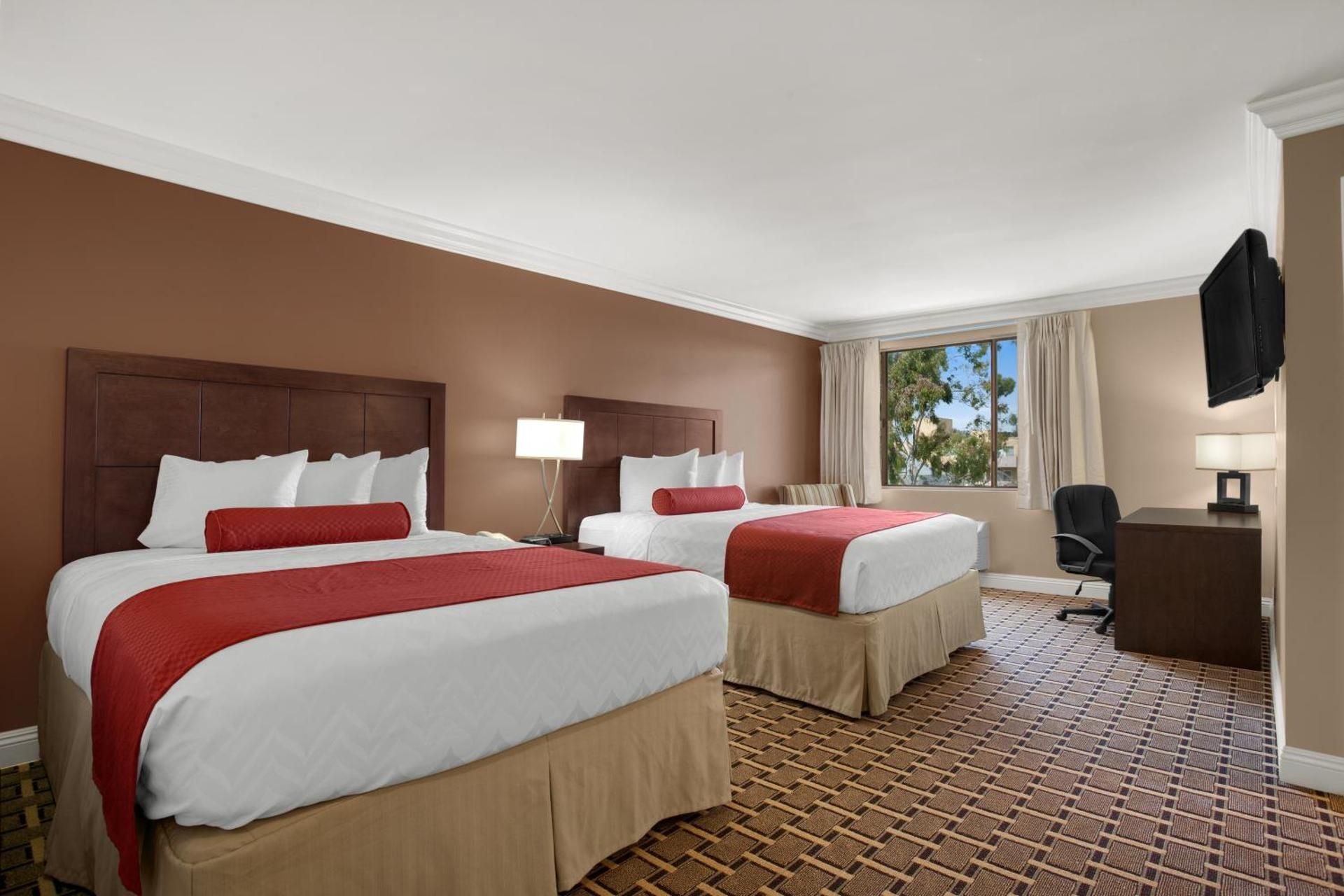 undefined Best Western Plus LA Mid Town Hotel 10