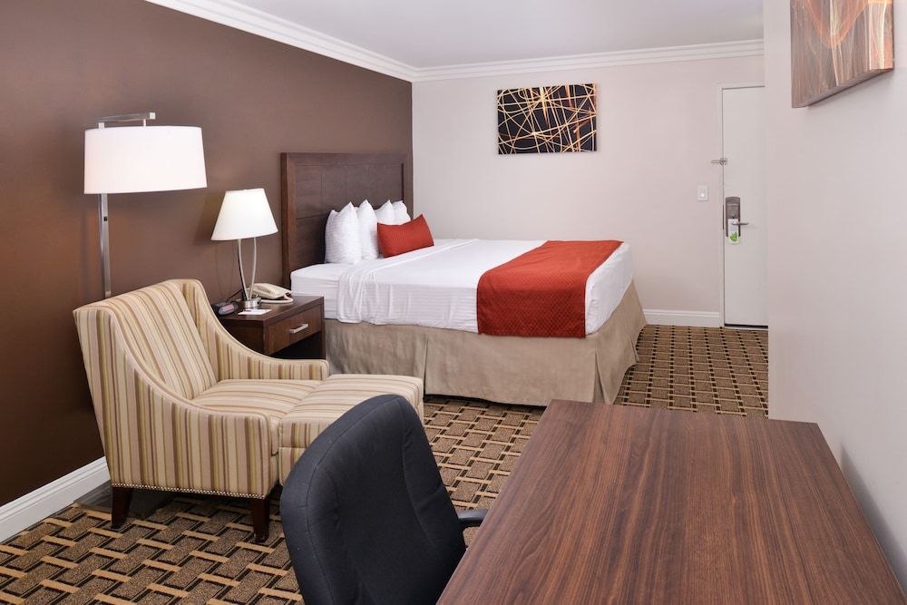 undefined Best Western Plus LA Mid Town Hotel 6