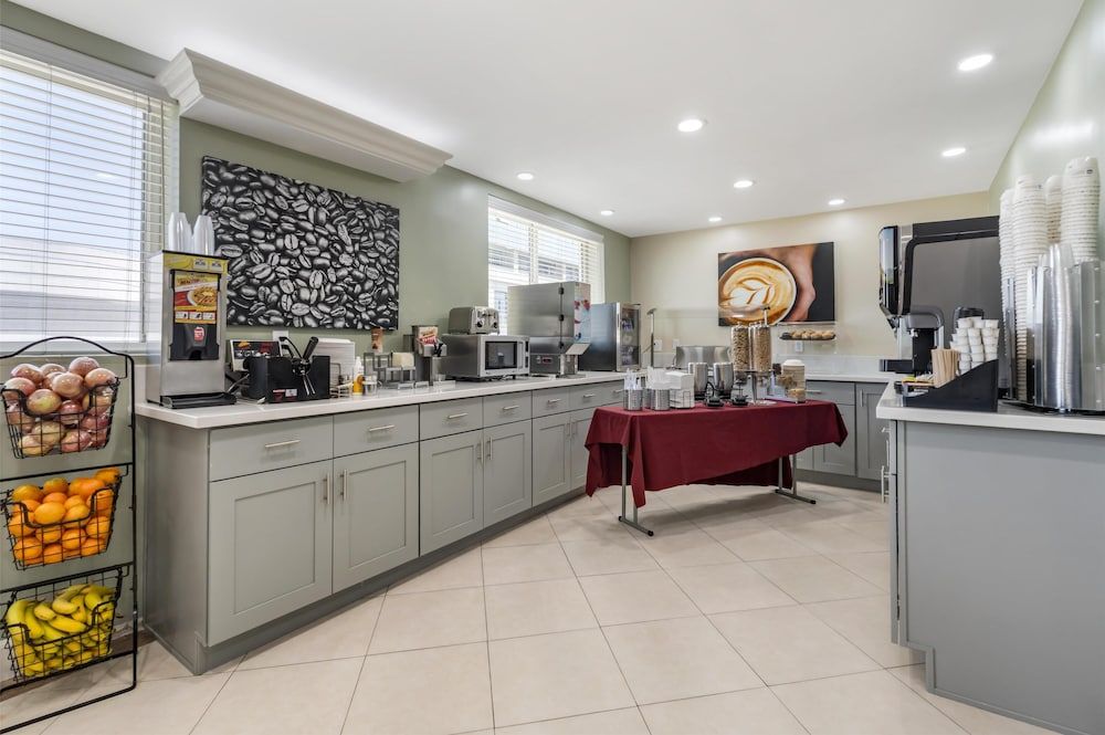 undefined Best Western Plus LA Mid Town Hotel 10