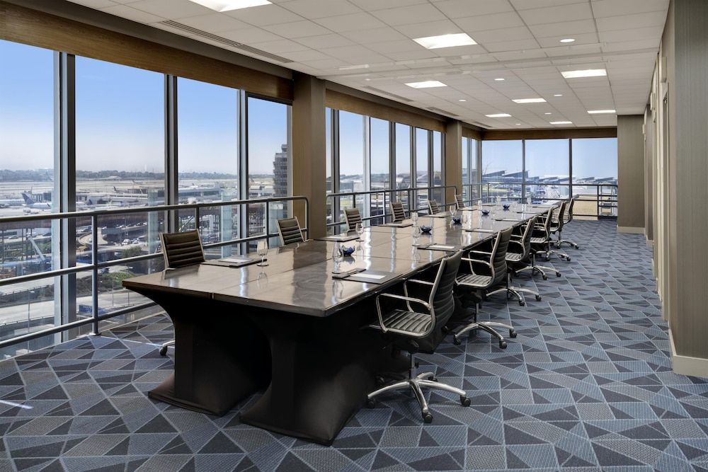 undefined Hyatt Regency Los Angeles International Airport 9