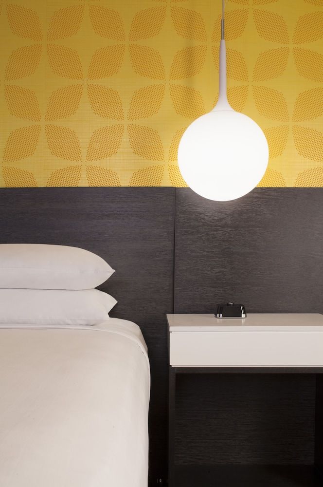 Hyatt Regency Los Angeles International Airport 1 King Bed, Accessible, Bathtub 2