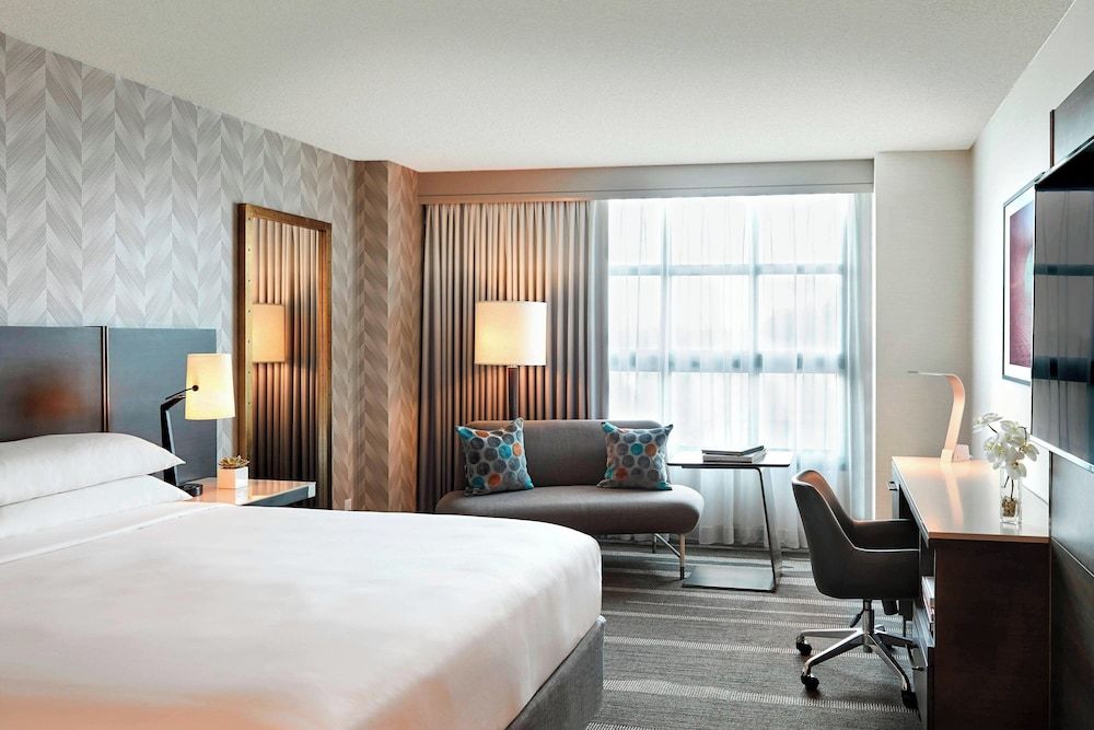 undefined Renaissance Los Angeles Airport Hotel 9