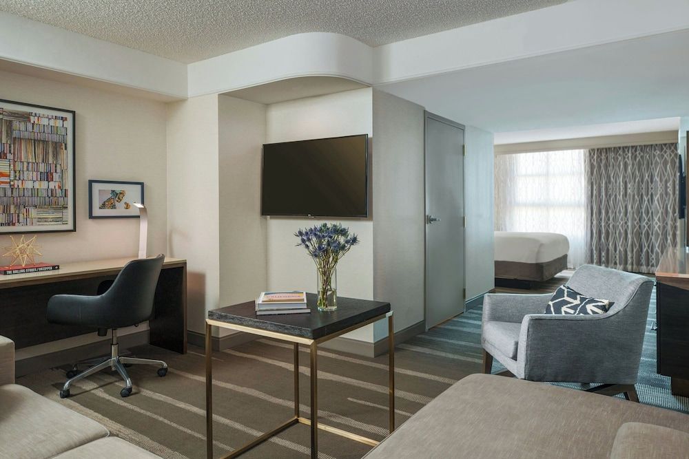 undefined Renaissance Los Angeles Airport Hotel 4