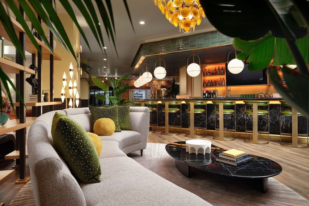 undefined Burton House, Beverly Hills, A Tribute Portfolio Hotel