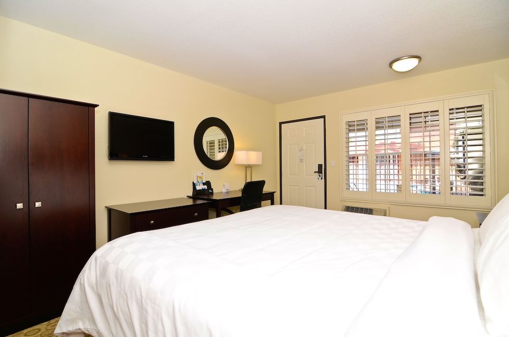 undefined Rodeway Inn Los Angeles Convention Center 3