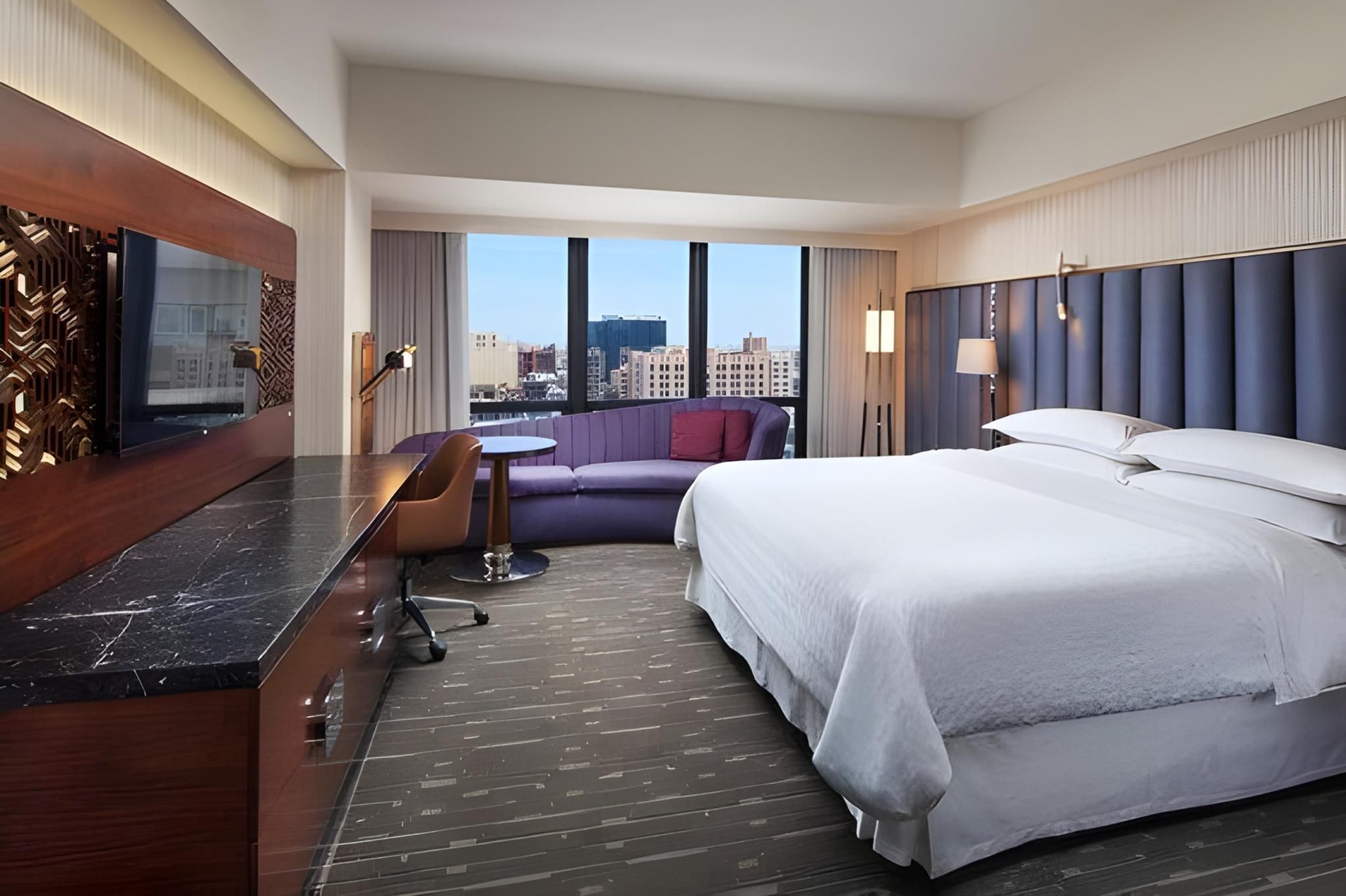 Club lounge access, Deluxe Guest room, 1 King, City view