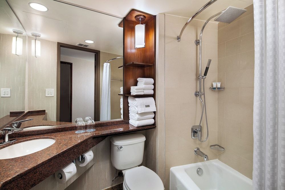 undefined The Westin Bonaventure Hotel and Suites, Los Angeles 8