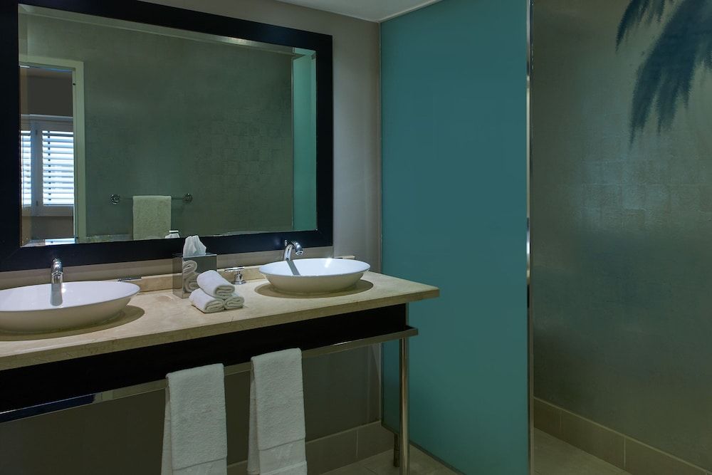 Suite, 1 Bedroom, Corner