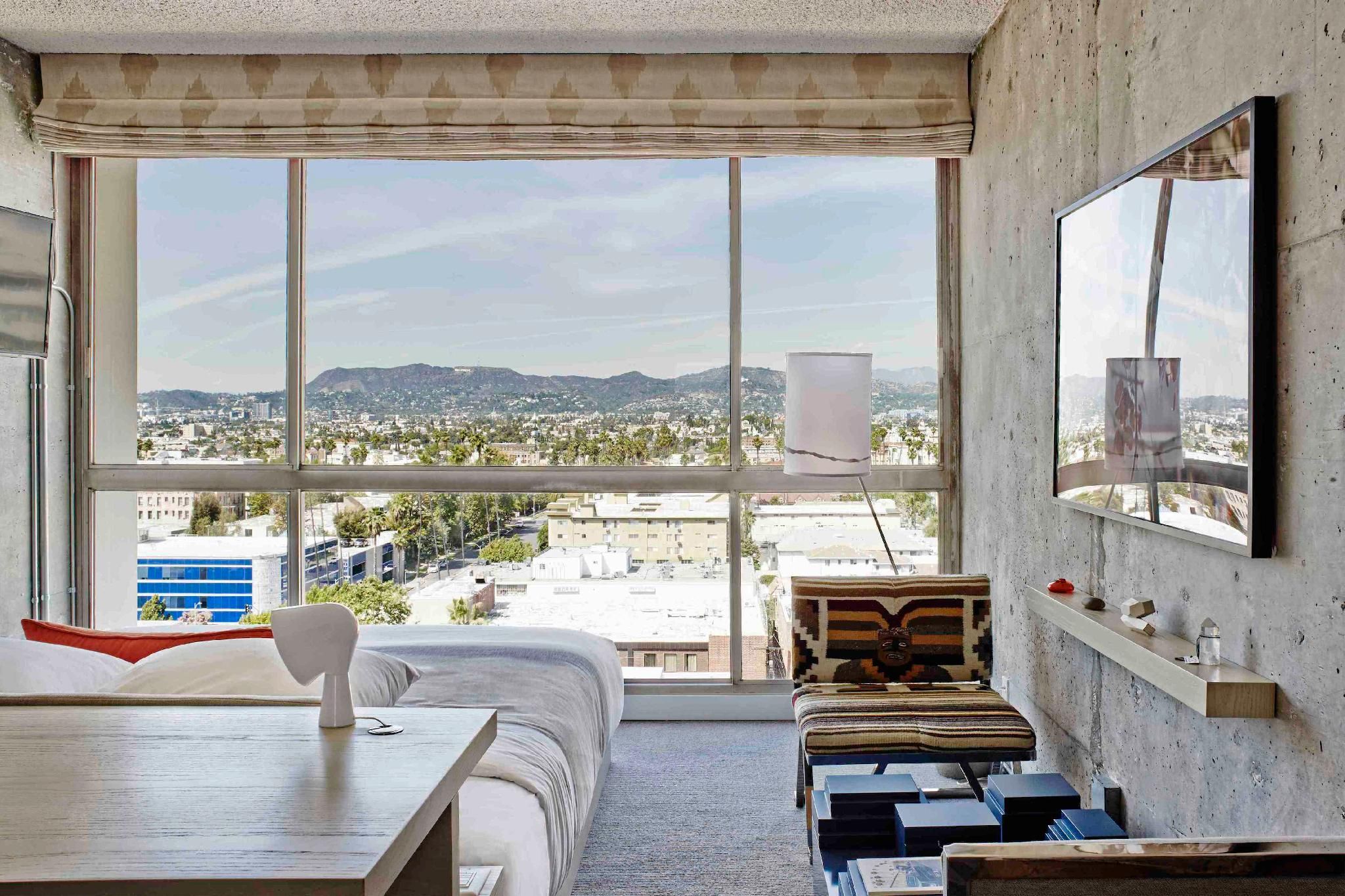 HollywoodHills View King
