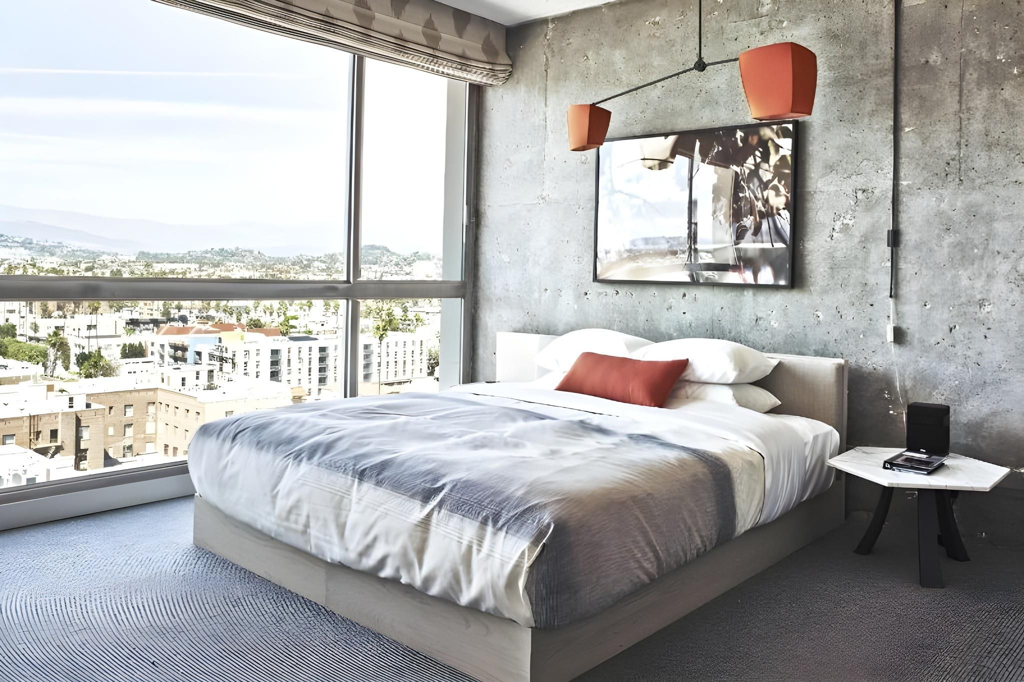 Hollywood Hills View Suite ADA