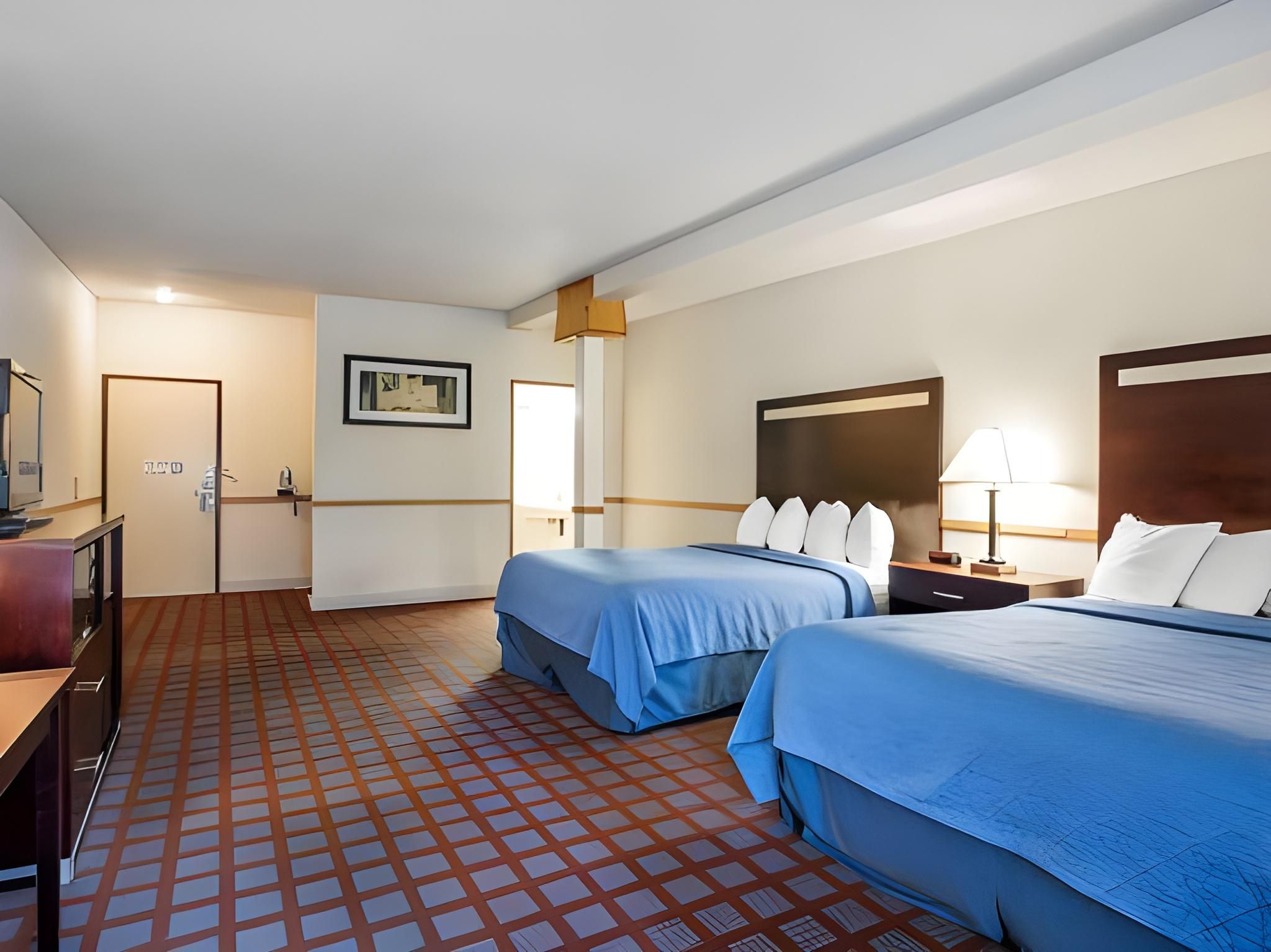2 Queen Beds Non-smoking Accessible