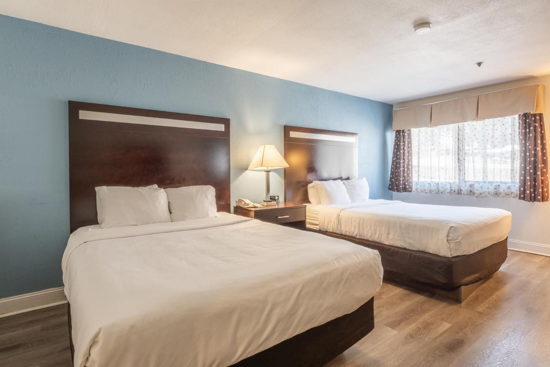 2 Queen Beds, Nonsmoking, Accessible