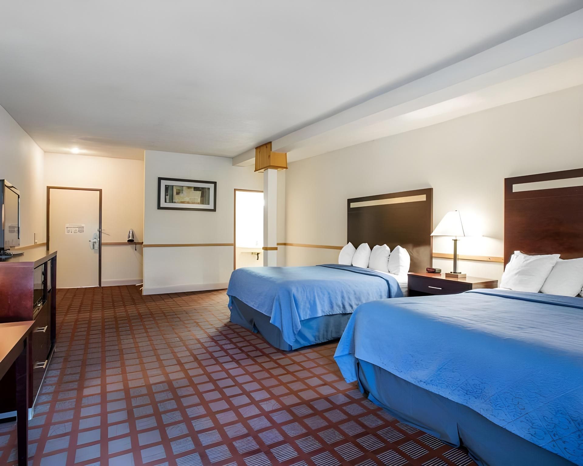 2 Queen Beds, Nonsmoking, Accessible