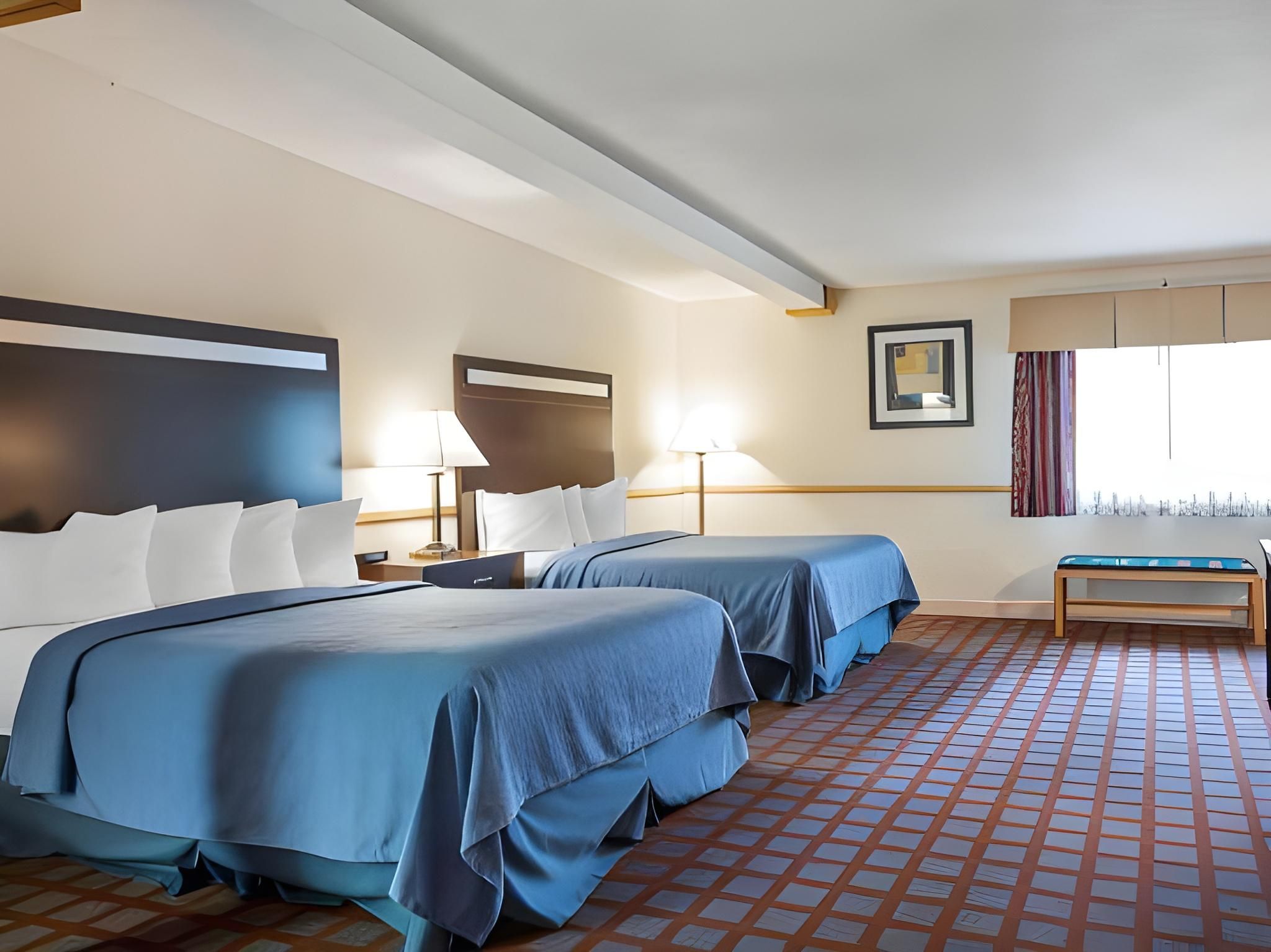 2 Queen Beds Non-smoking Accessible