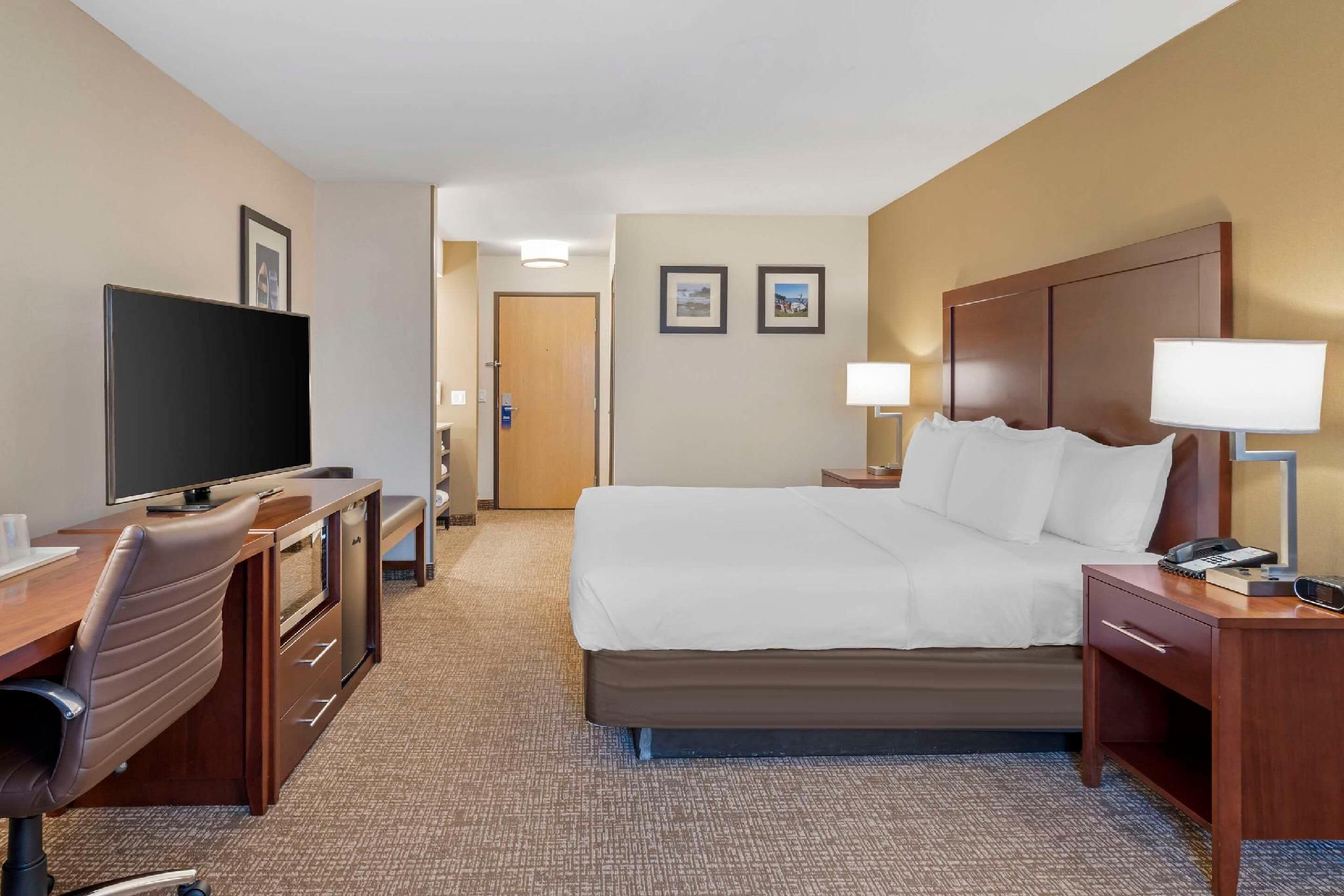 1 King Bed, Nonsmoking, Upgrade