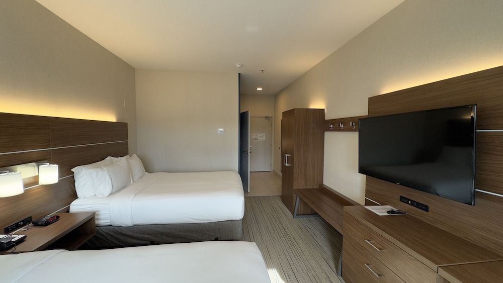Standard Room, 2 Queen Beds, Accessible (Communication, Accessible Tub)