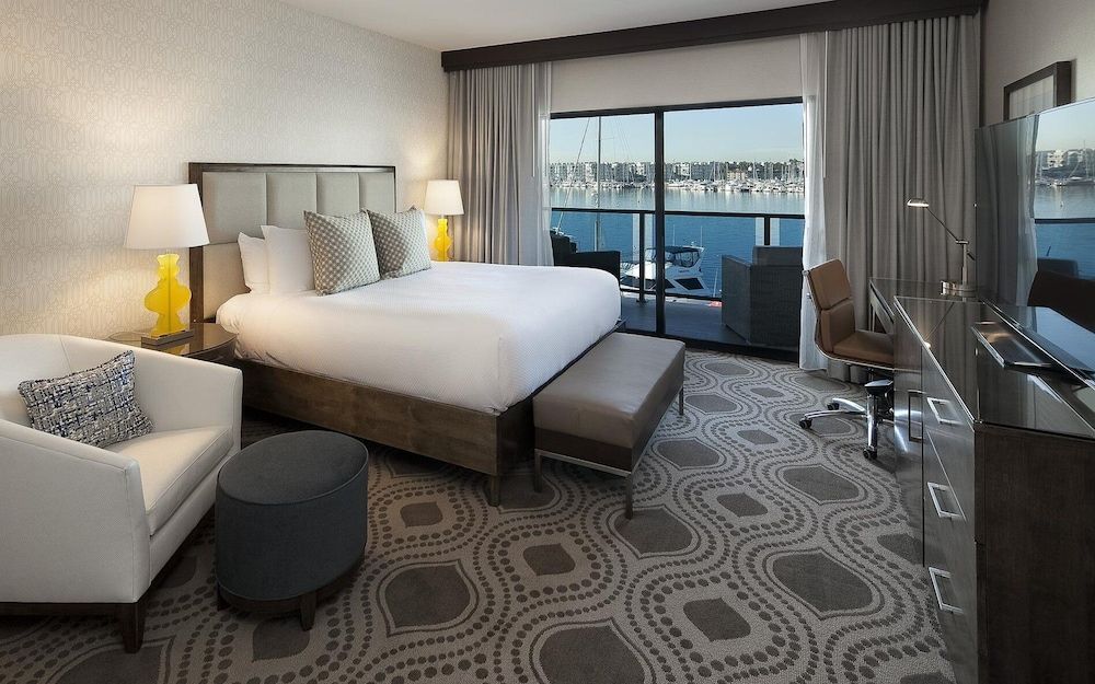 Deluxe Room, 1 King Bed, Balcony, Marina View
