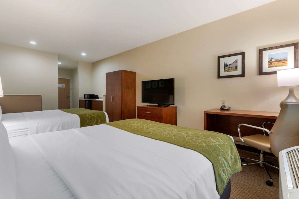 Suite, 2 Queen Beds, Accessible, Non Smoking