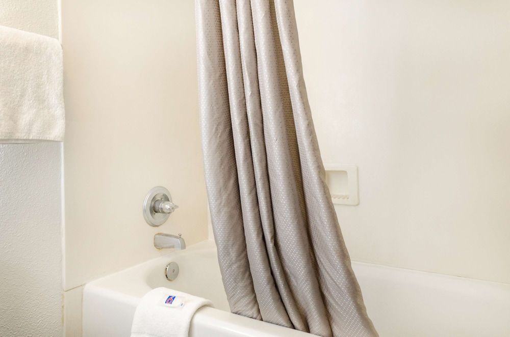 Motel 6 Merced, CA Standard Room, 2 Double Beds, Non Smoking 8