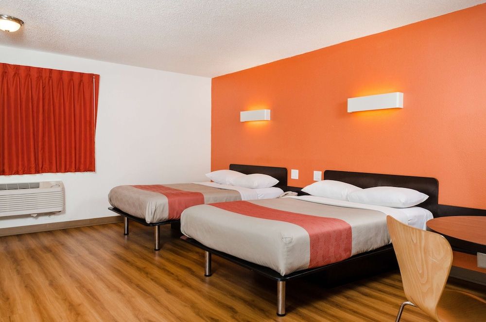 Motel 6 Merced, CA Standard Room, 2 Double Beds, Non Smoking 6