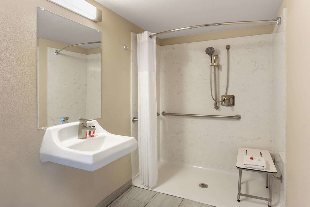 Room, 1 King Bed, Accessible, Non Smoking (Mobility/Hearing Impaired)