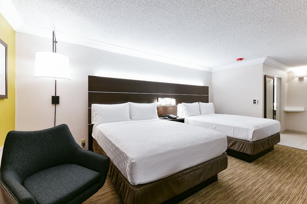 Standard Room, 2 Queen Beds, Pool Access