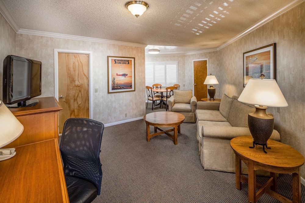 SFO El Rancho Inn SureStay Collection by Best Western Family Suite, 2 Bedrooms, Non Smoking, Kitchen (Full Kitchen) 2