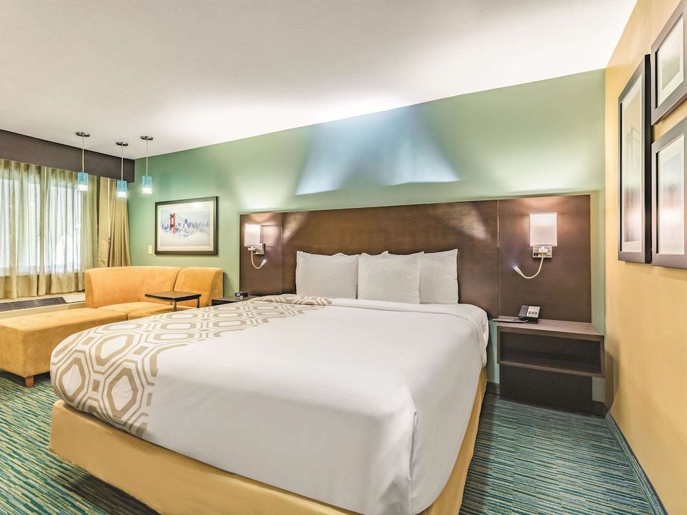 Deluxe Room, 1 King Bed, Non Smoking