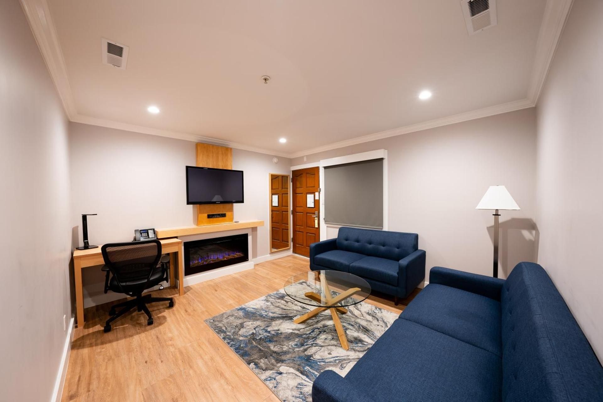 The Millwood - A Boutique Hotel Deluxe King Suite 2