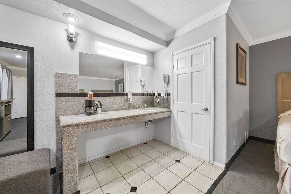 Americas Best Value Inn Milpitas Silicon Valley Suite 4